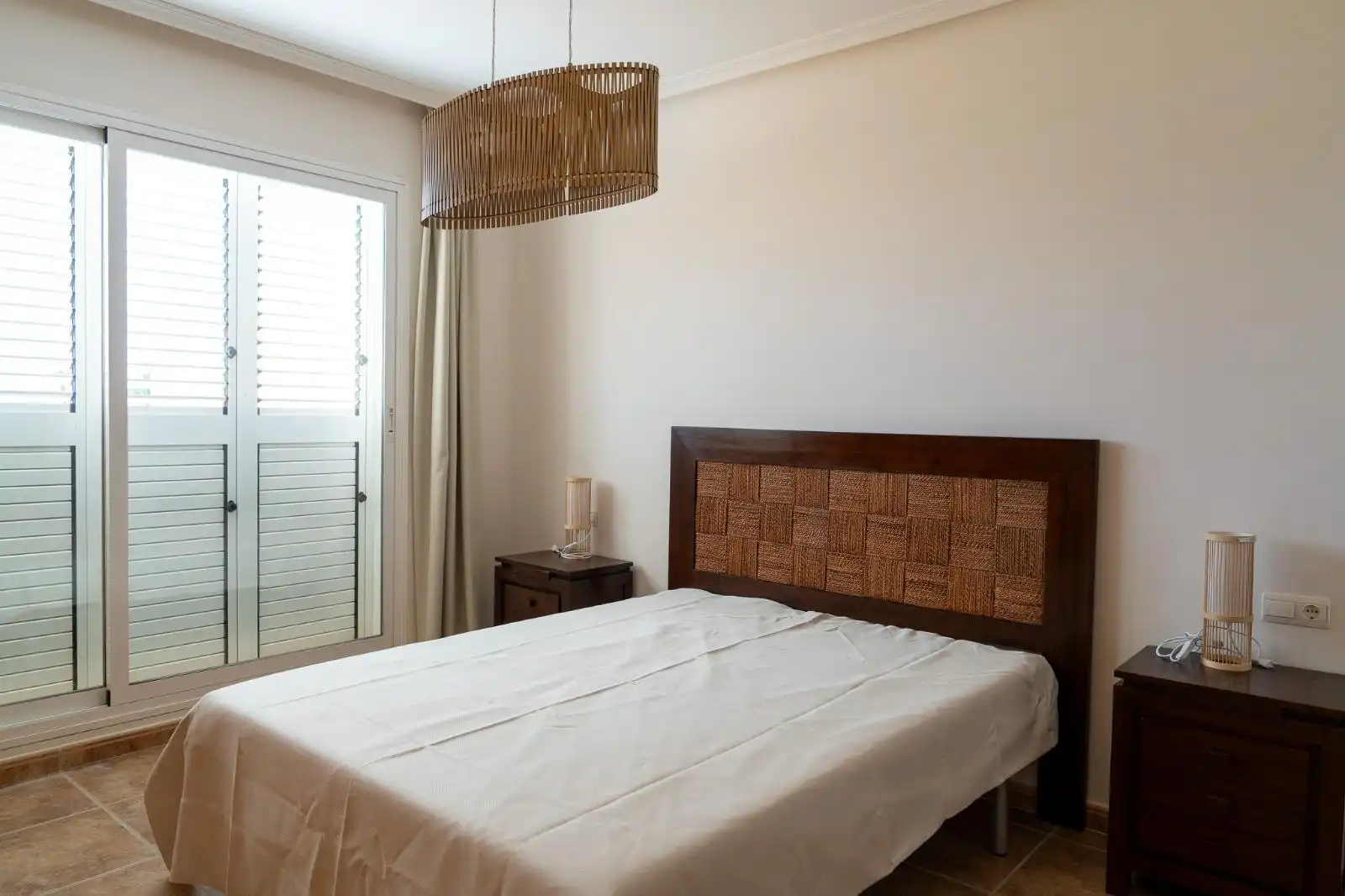 Schlafzimmer von Einfamilien-Reihenhaus zum Verkauf in Altea mit Klimaanlage, Heizung und Privatgarten
