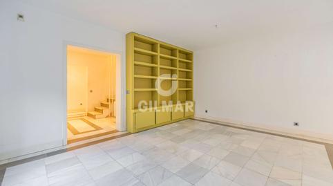 Foto 4 de Casa adosada en venta en Conde Orgaz - Piovera, Madrid