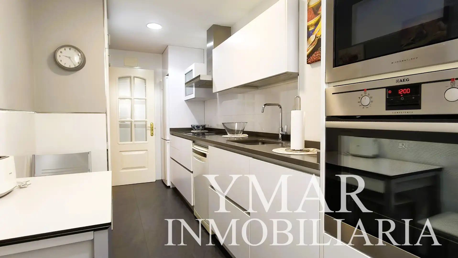 Kitchen of Flat for sale in Móstoles  with Air Conditioner, Heating and Parquet flooring