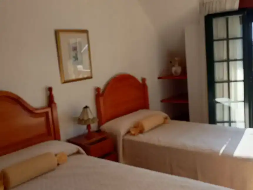 Dormitori de Pis de lloguer en Vigo  amb Parquet, Moblat i Forn