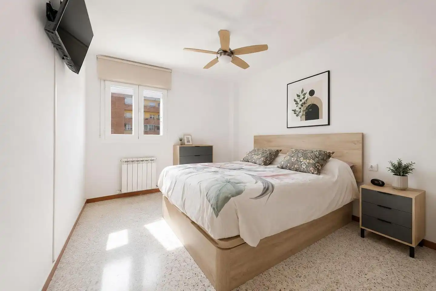 Schlafzimmer von Wohnung zum Verkauf in Figueres mit Klimaanlage und Terrasse