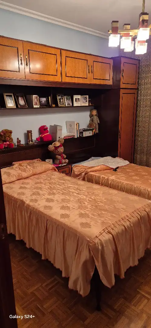 Habitación de Piso de alquiler en  Logroño con Amueblado y Balcón