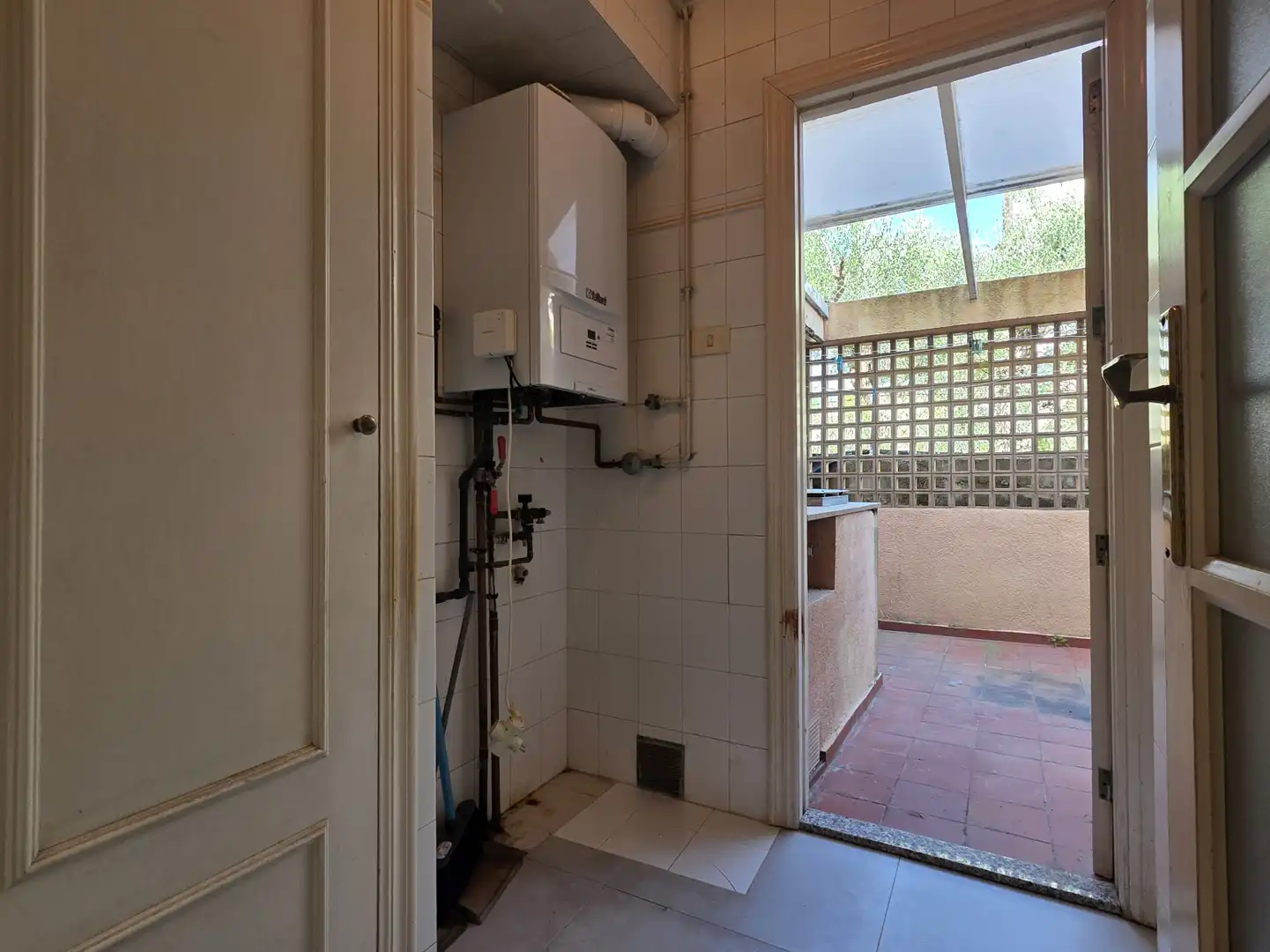 Cuina de Casa adosada en venda en Benicasim / Benicàssim amb Calefacció, Jardí privat i Terrassa