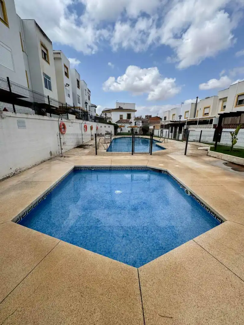 Piscina de Casa adosada en venda en Cártama amb Terrassa i Piscina comunitària