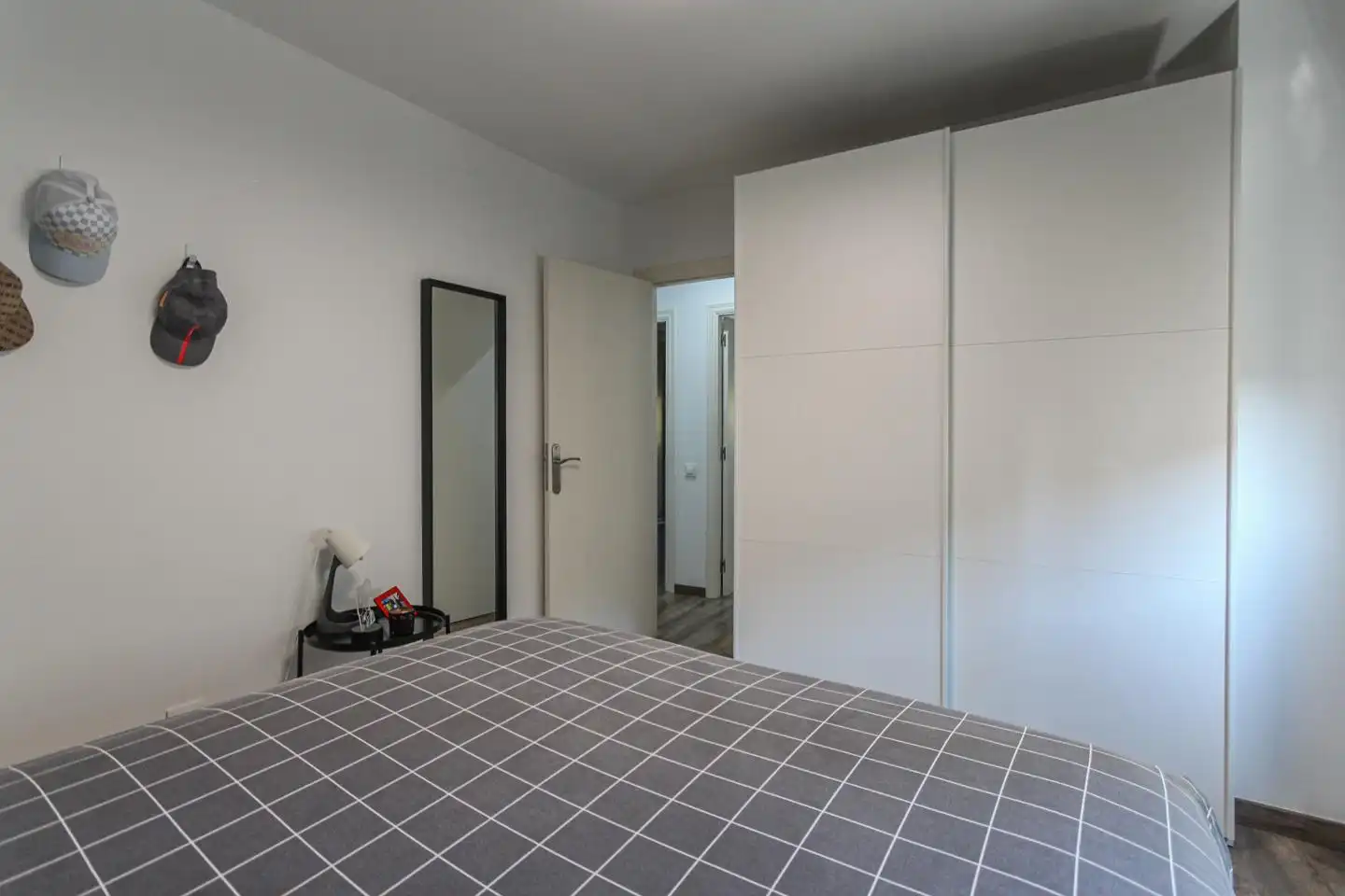 Schlafzimmer von Wohnung zum Verkauf in Montcada i Reixac mit Klimaanlage, Terrasse und Möbliert
