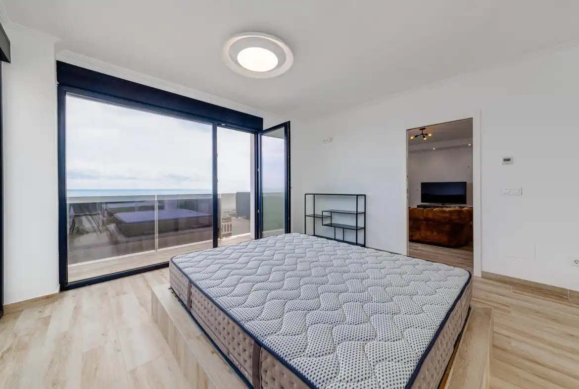 Chalet con terraza en venta en Playa de los Locos, imagen 17