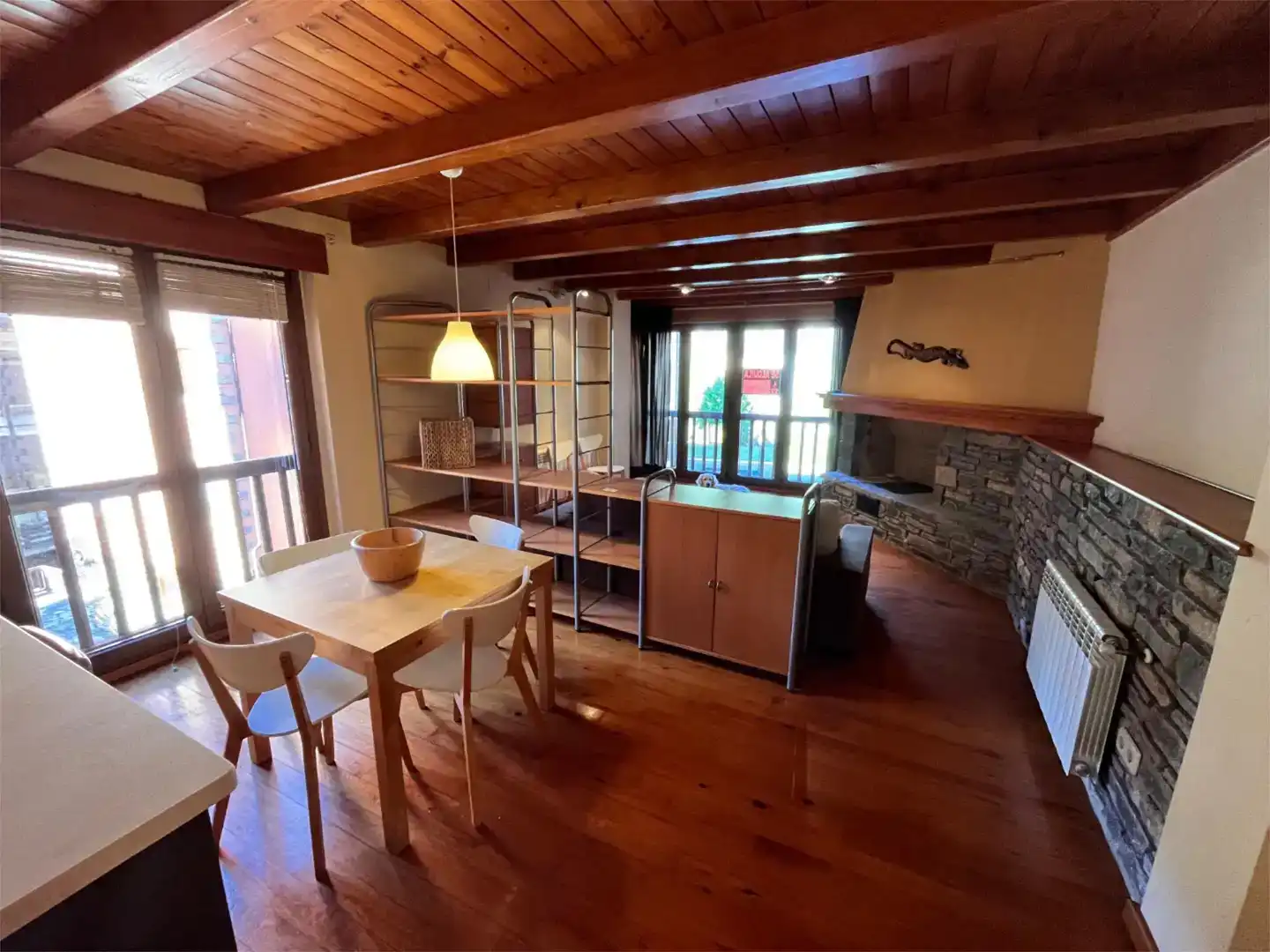 Comedor de Piso de alquiler en Naut Aran con Parquet, Trastero y Amueblado