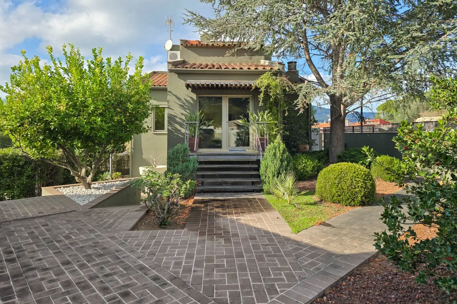 Vista exterior de Casa o chalet en venta en La Jonquera con Aire acondicionado, Calefacción y Jardín privado