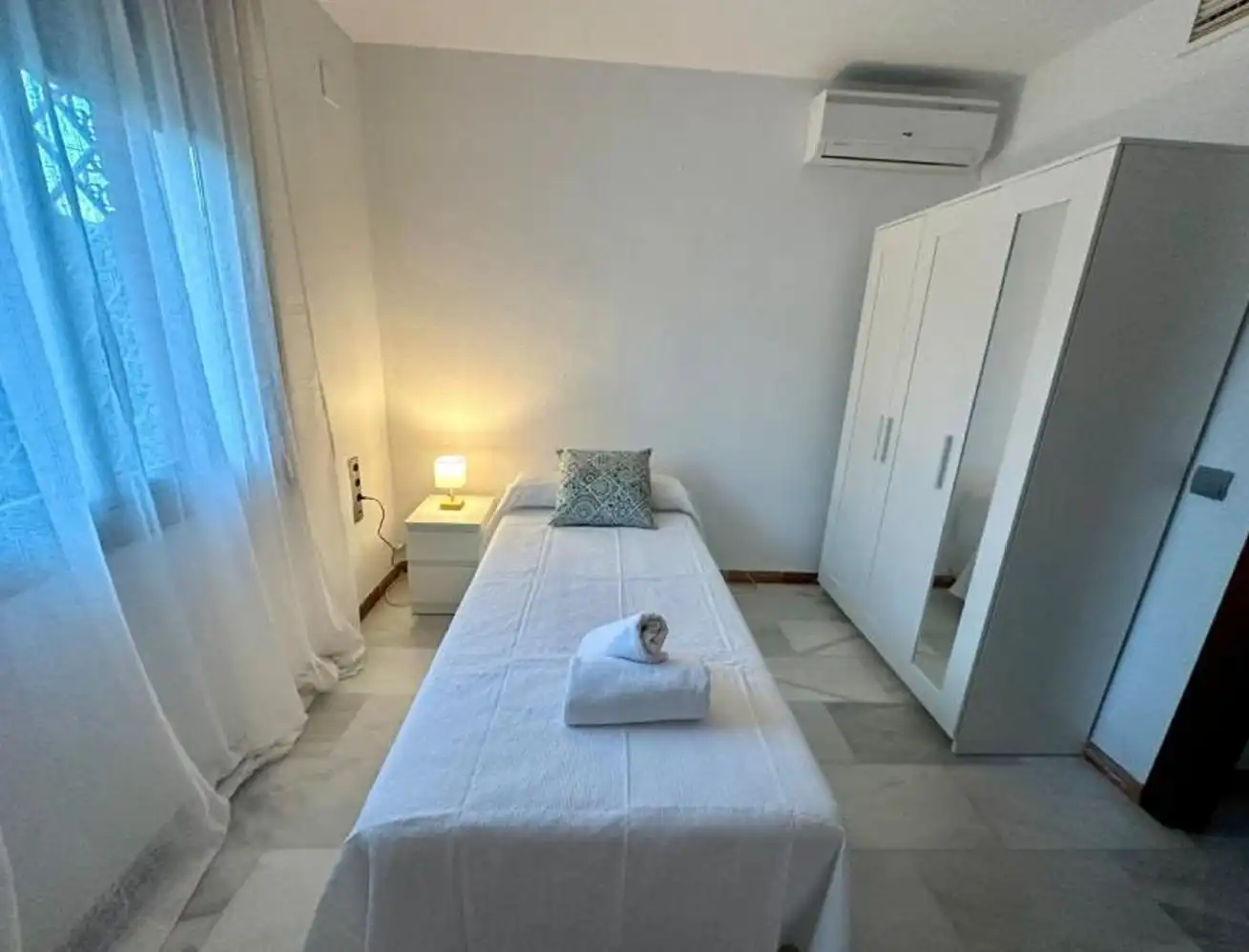Dormitori de Casa o xalet en venda en Córdoba amb Aire condicionat, Jardí privat i Terrassa