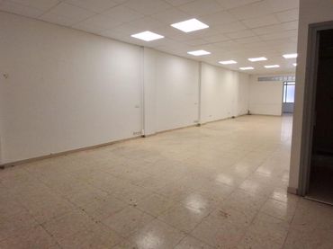 Locale commerciale in affitto a Centre