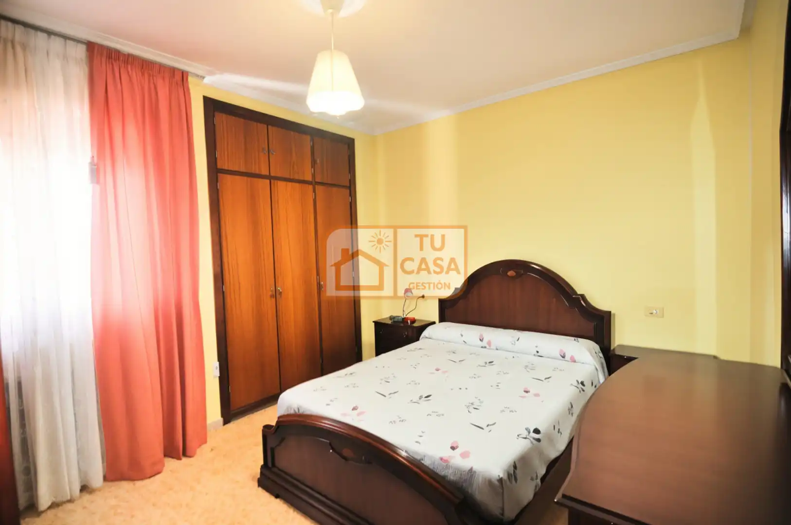 Habitación de Piso de alquiler en Cáceres con Calefacción, Terraza y Amueblado