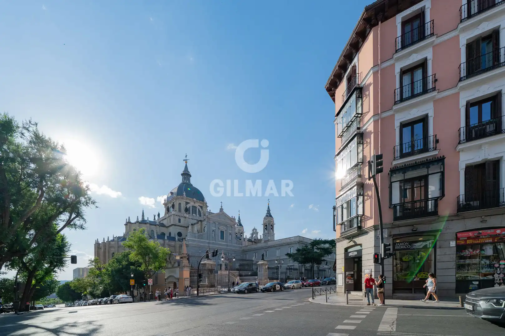 Vista exterior de Piso en venta en Madrid con Calefacción
