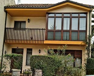 Exterior view of Single-family semi-detached for sale in Llanes  with Terrace and Balcony