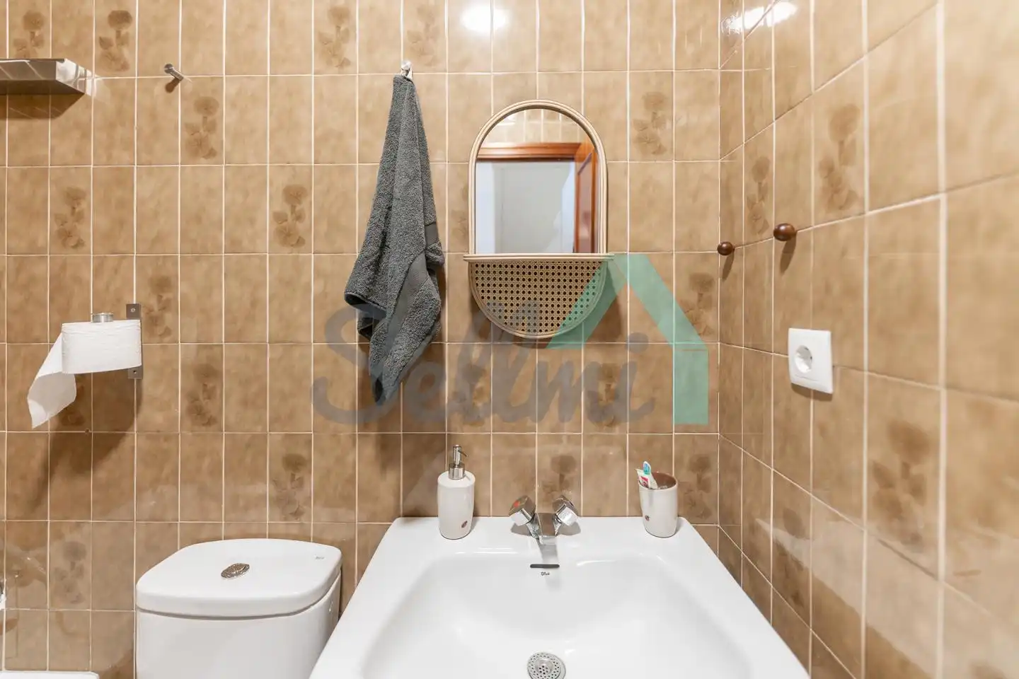 Badezimmer von Wohnung zur Miete in Oviedo  mit Heizung, Parkett und Möbliert