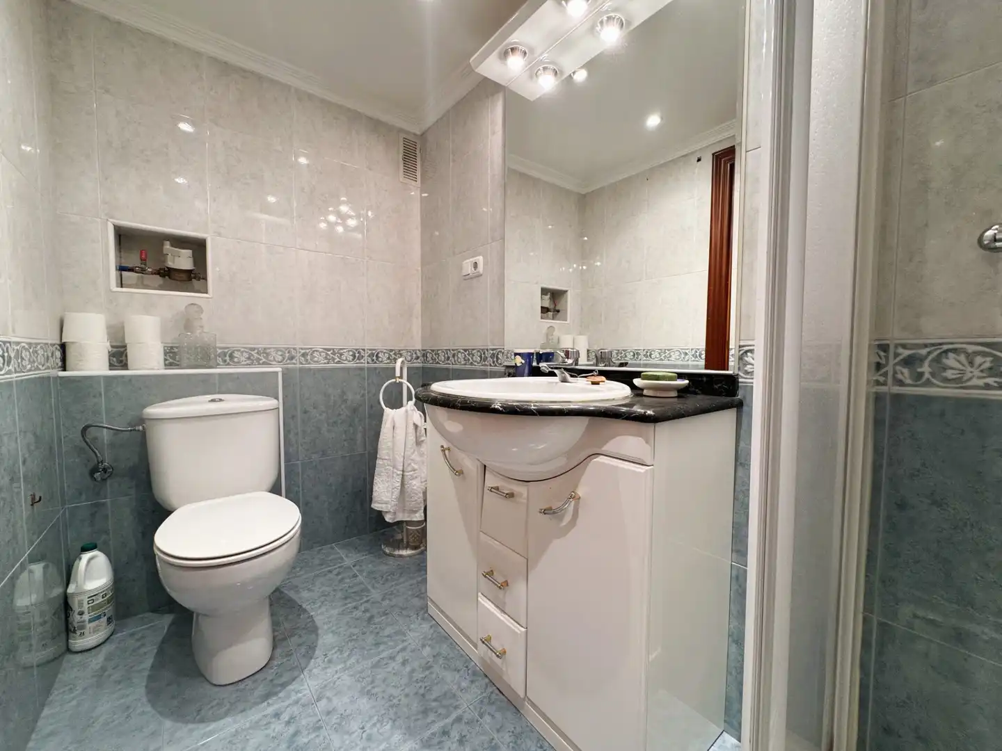 Bathroom of Flat for sale in Leioa