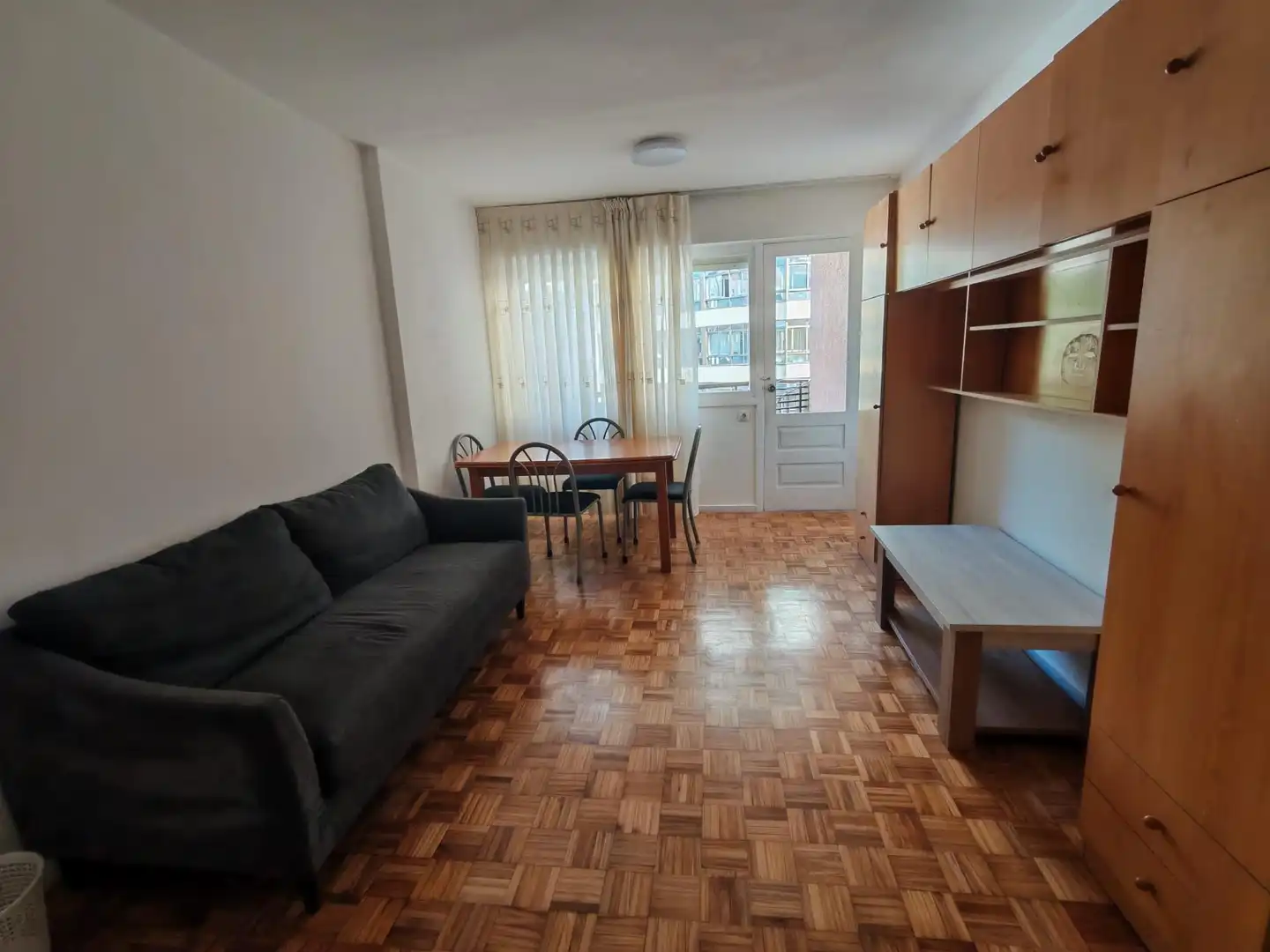 Living room of Flat for rent in Vigo   with Terrace, Furnished and Balcony
