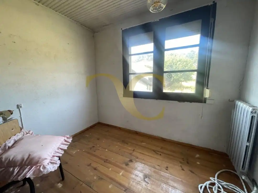 Dormitori de Casa o xalet en venda en Parres amb Calefacció, Jardí privat i Traster