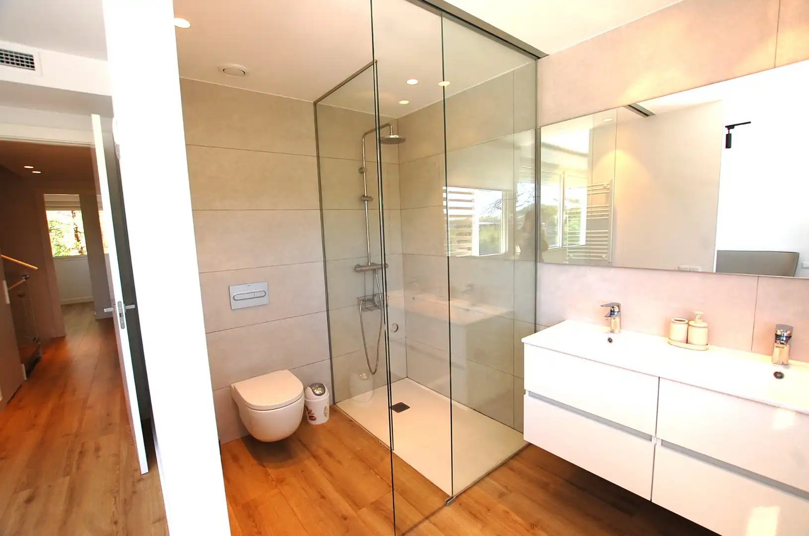 Bathroom of Detached homes for rent in Gavà  with Air Conditioner, Heating and Private garden