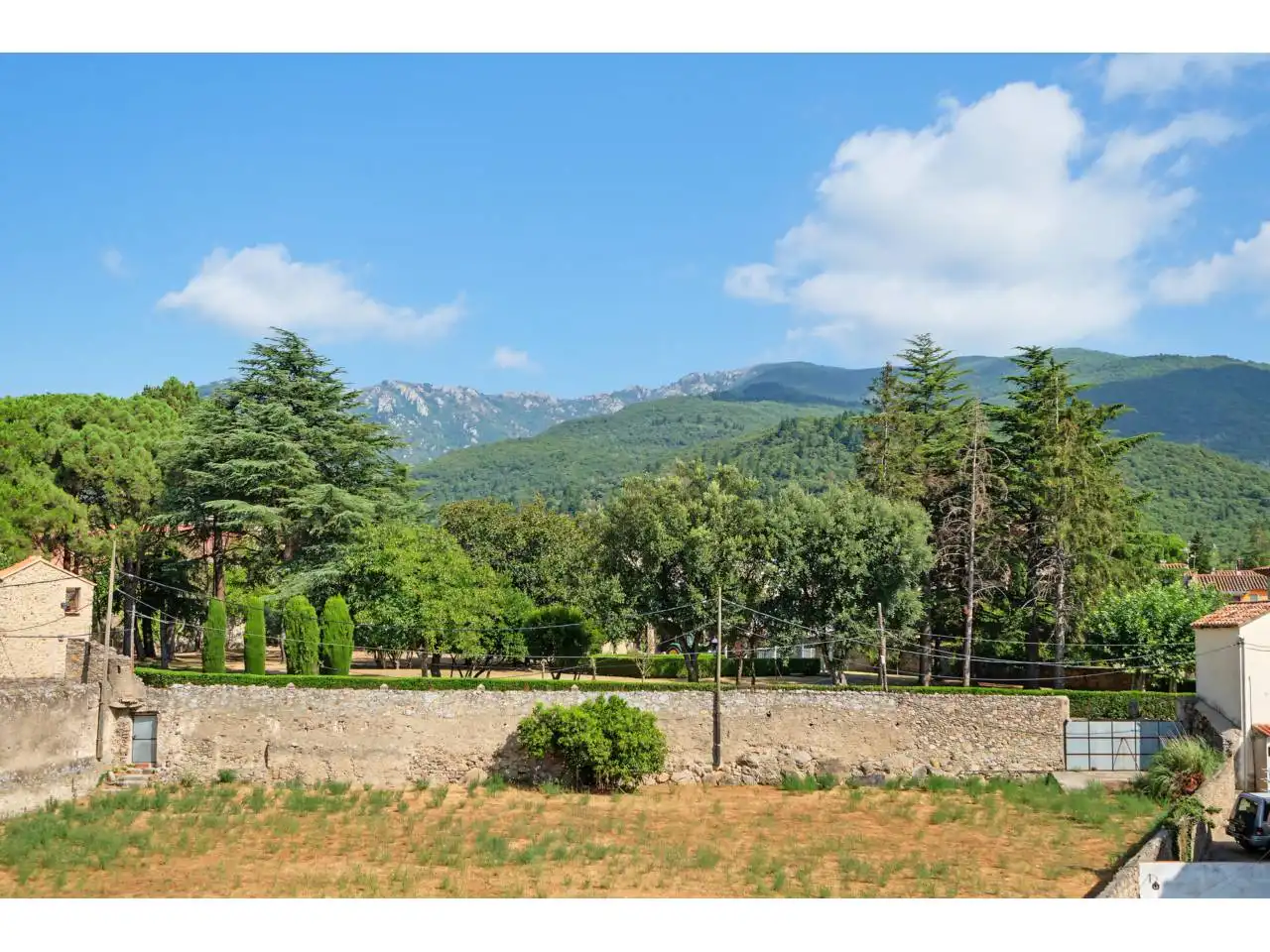 Piso en venta en Maçanet de Cabrenys con Calefacción, Terraza y Balcón