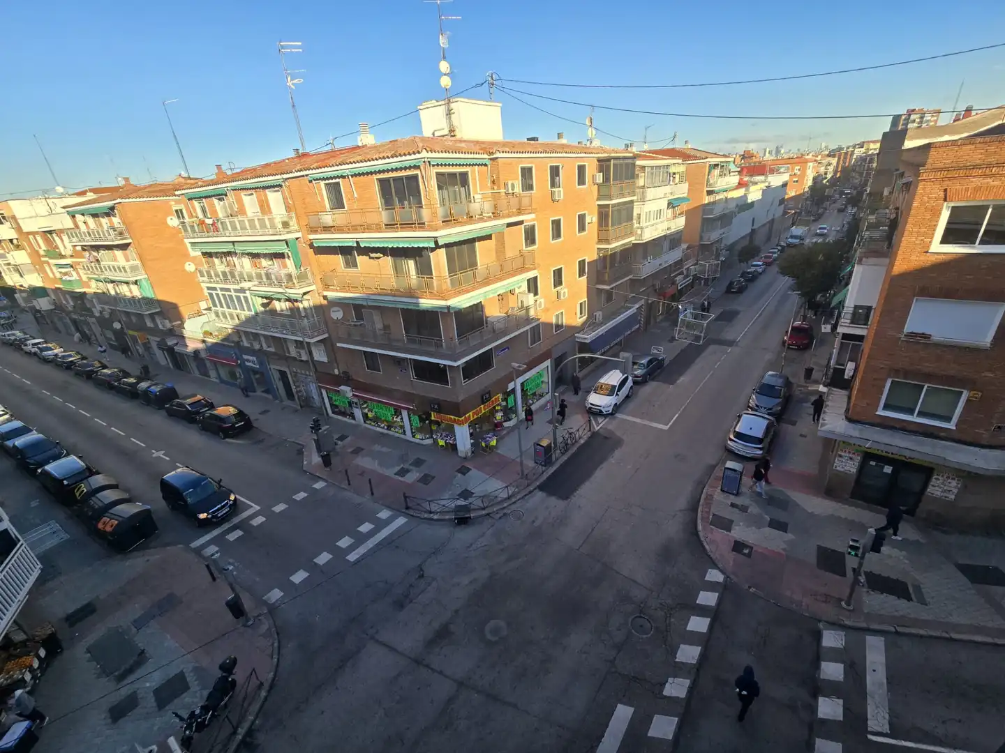 Vista exterior de Piso en venta en Madrid con Calefacción