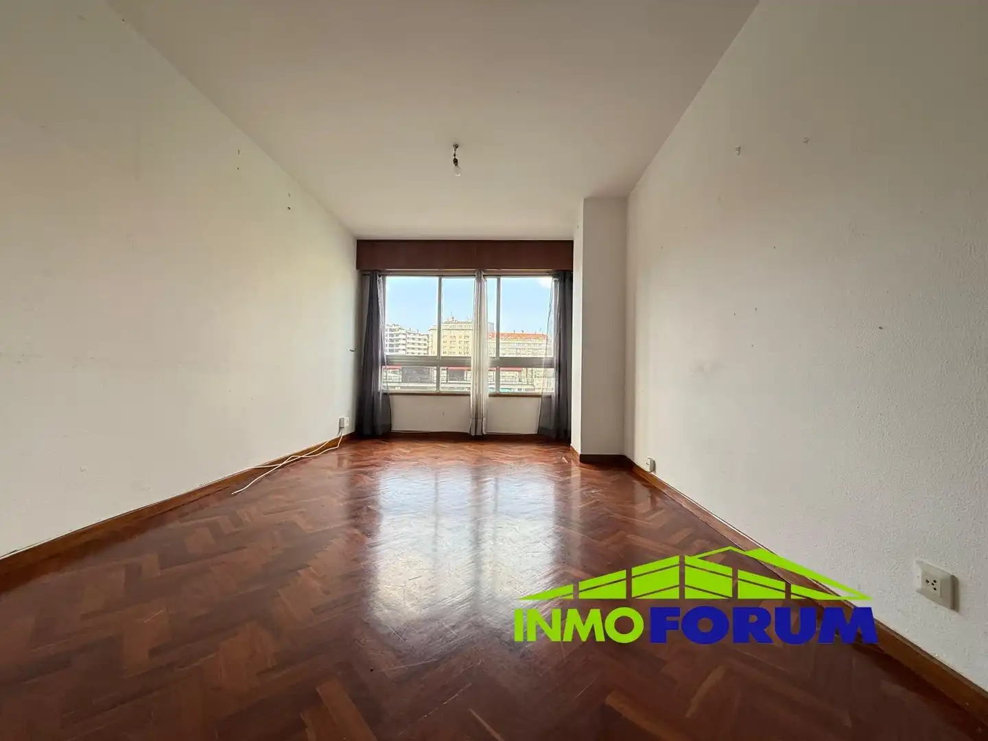 Sala d'estar de Pis en venda en A Coruña Capital  amb Traster