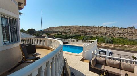 Foto 2 de Casa o xalet en venda a Calle Holanda, Bigastro, Alicante