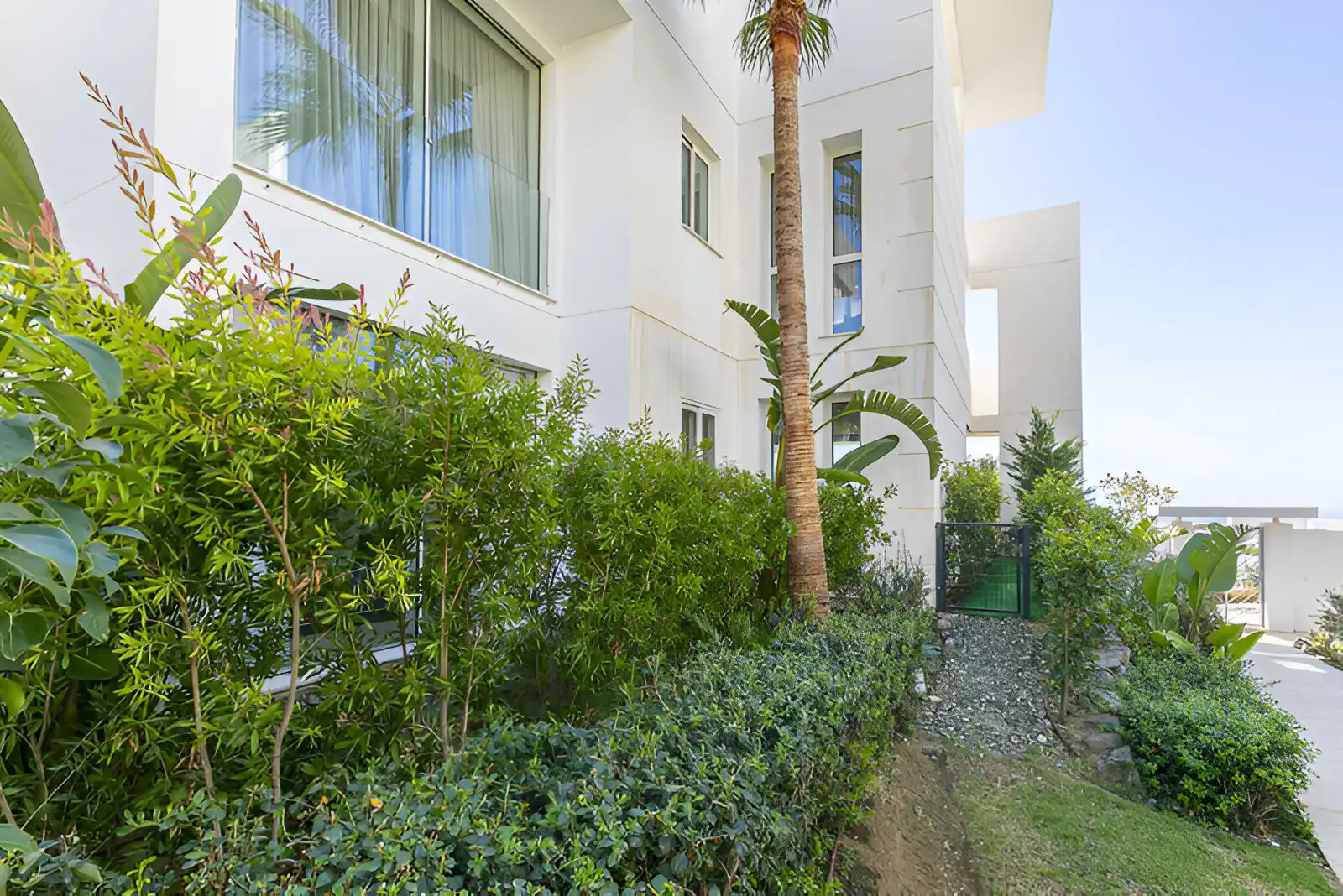 Exterior view of Ground floor for sale in Marbella  with Air Conditioner, Terrace and Storage room