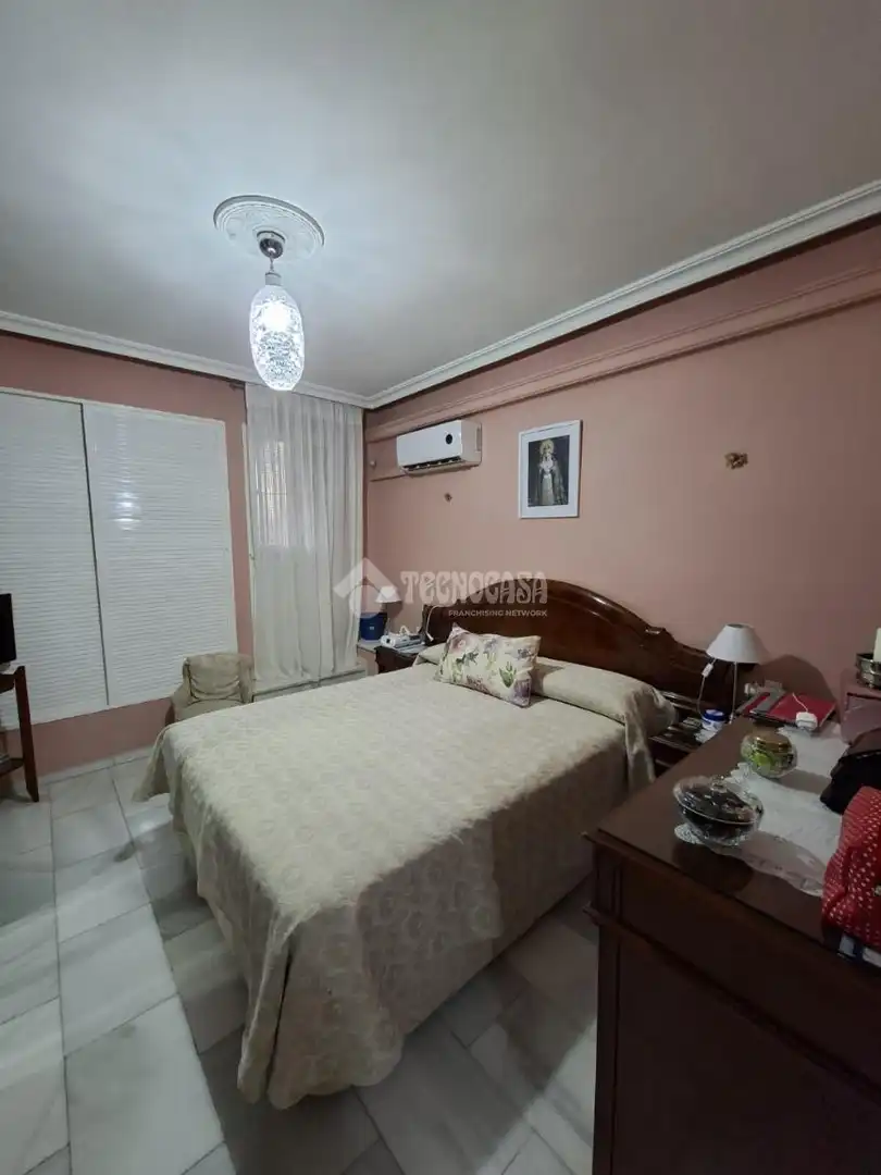Habitación de Casa o chalet en venta en Sevilla con Aire acondicionado, Terraza y Balcón