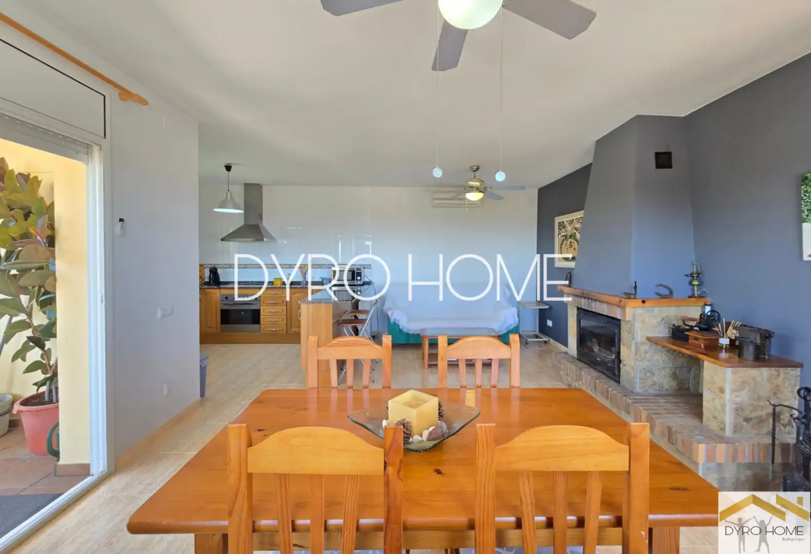 Sala de estar de Casa o chalet en venta en Font-rubí con Aire acondicionado, Calefacción y Jardín privado