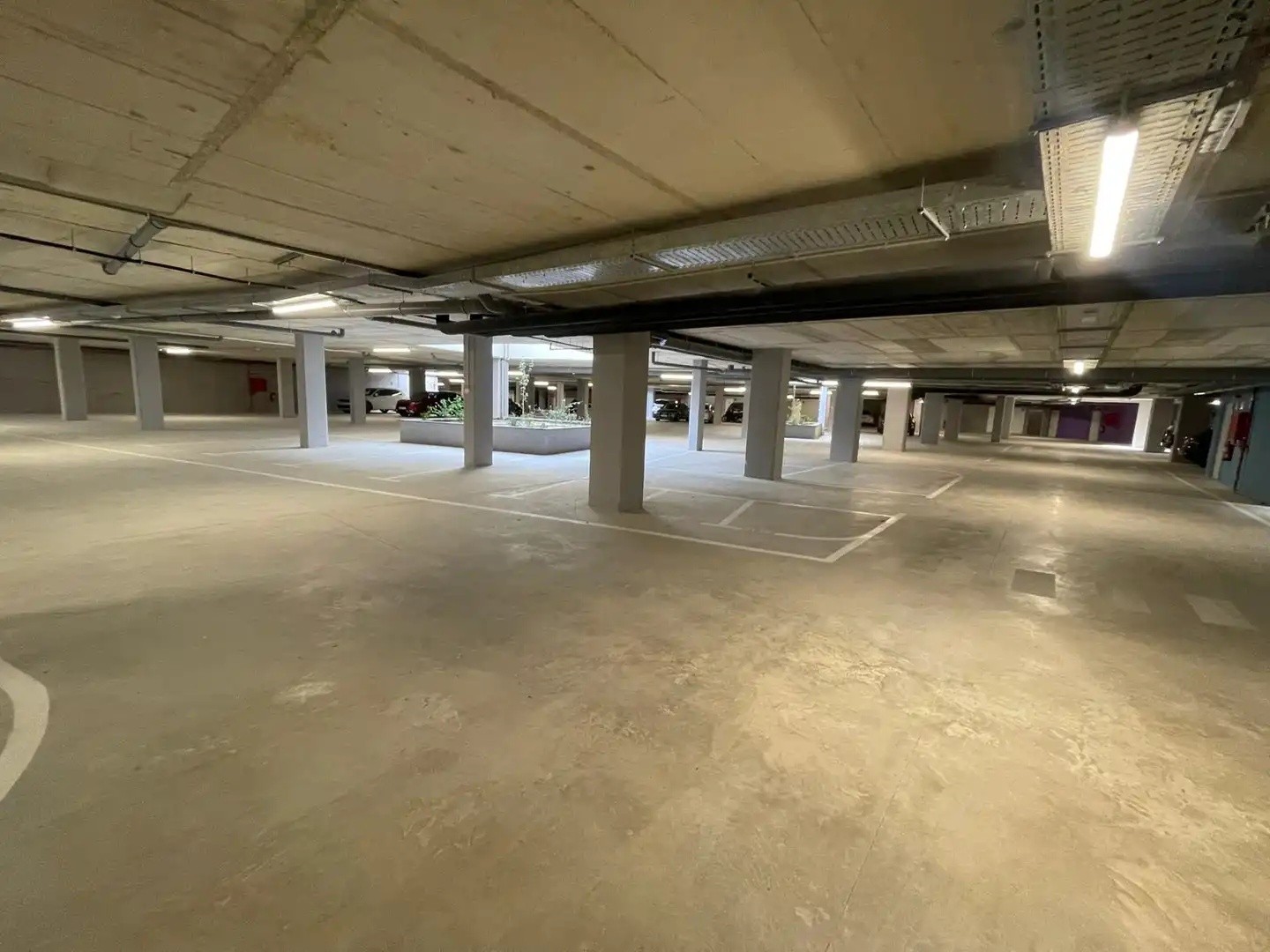 Parkplatz von Wohnung zur Miete in Barcelona mit Klimaanlage, Heizung und Ofen