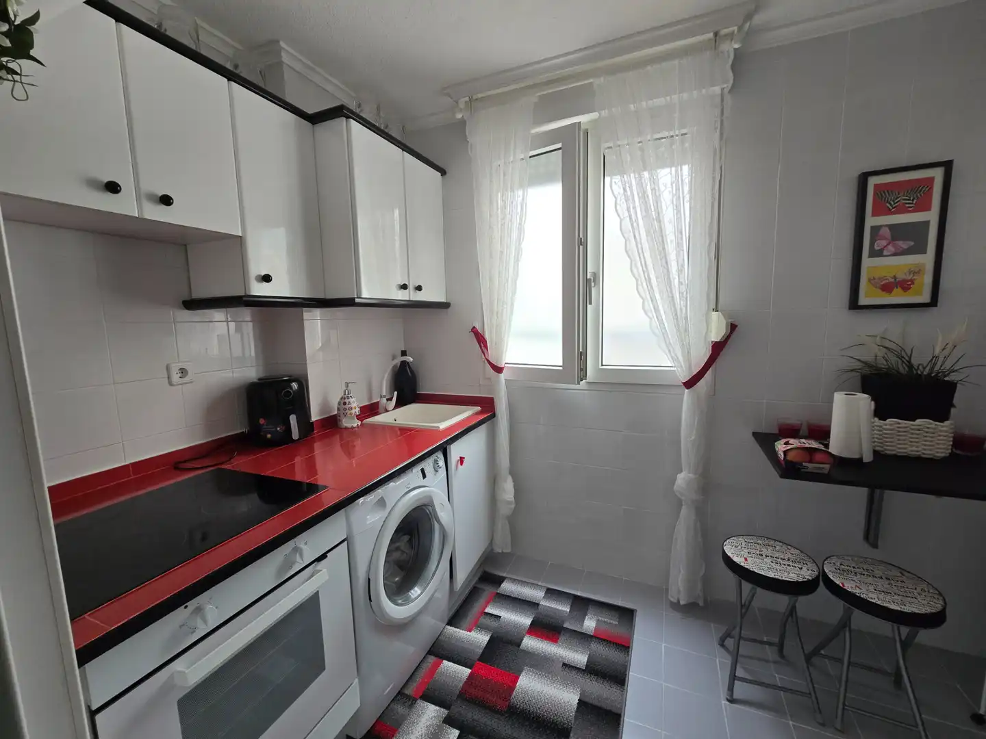 Küche von Wohnung zum Verkauf in Bareyo mit Heizung, Terrasse und Möbliert