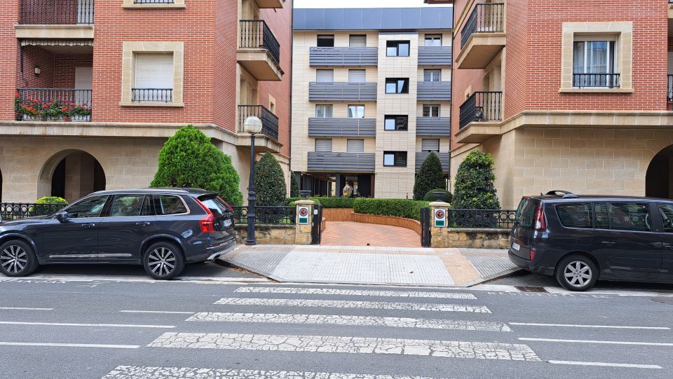 Vista exterior de Garaje de alquiler en Zarautz