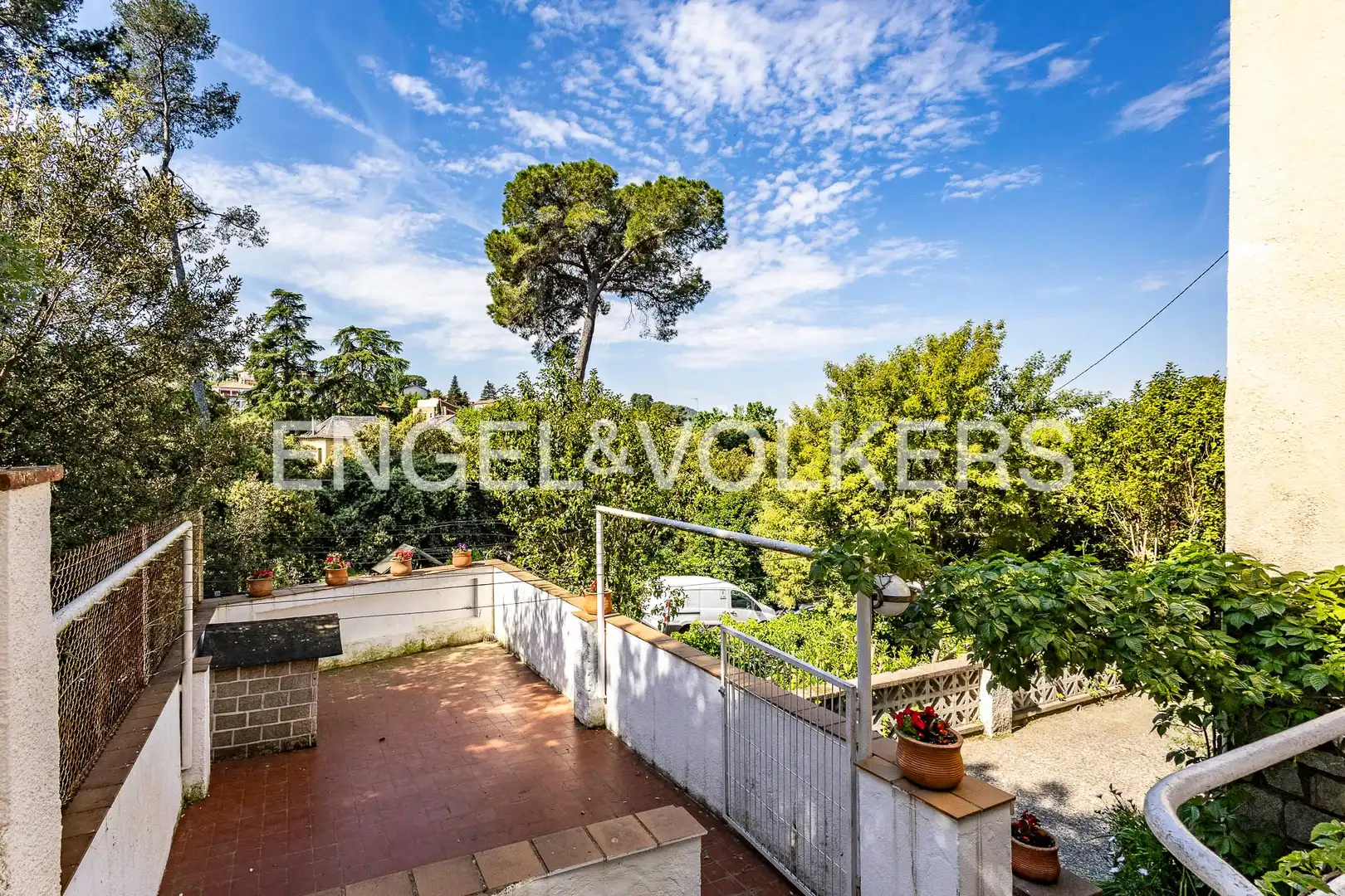 Terrassa de Casa o xalet en venda en Sant Cugat del Vallès amb Calefacció, Jardí privat i Parquet