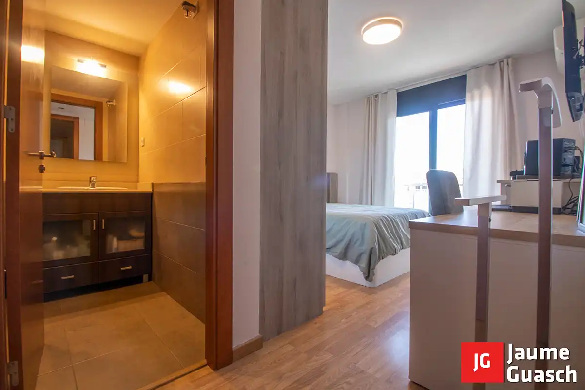 Schlafzimmer von Wohnung zum Verkauf in Torredembarra mit Klimaanlage, Heizung und Parkett