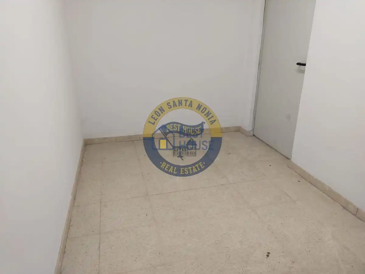 Business premises for sale in Trobajo del Camino, imagen 12