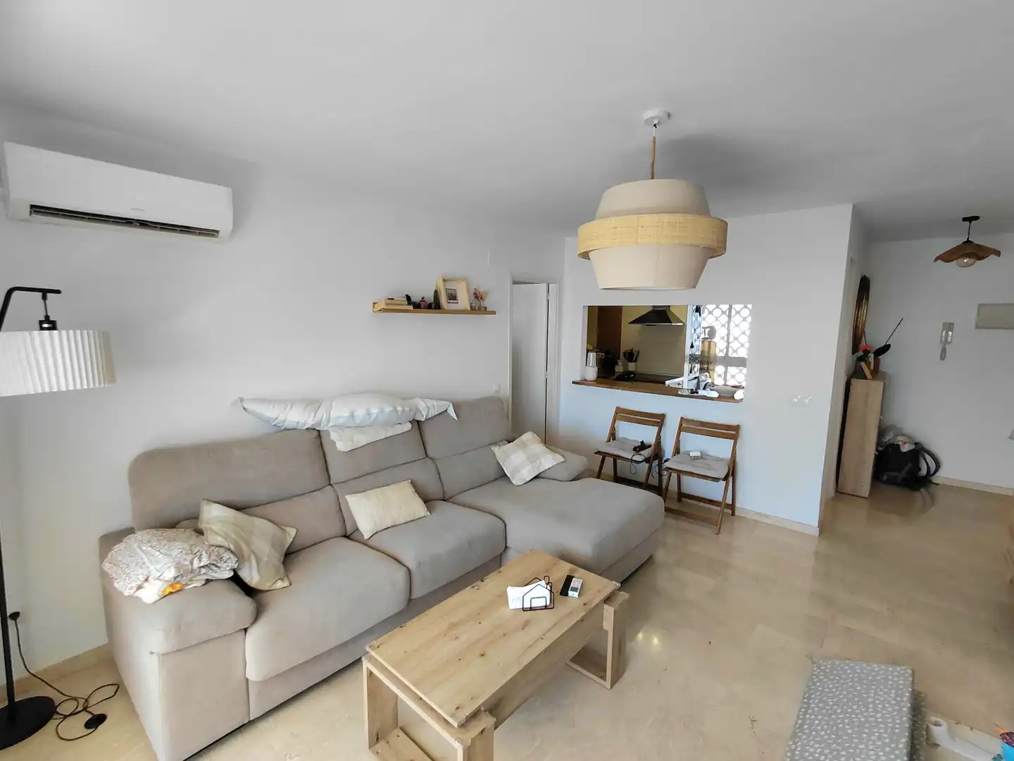 Sala de estar de Ático en venta en Benalmádena con Aire acondicionado, Terraza y Horno