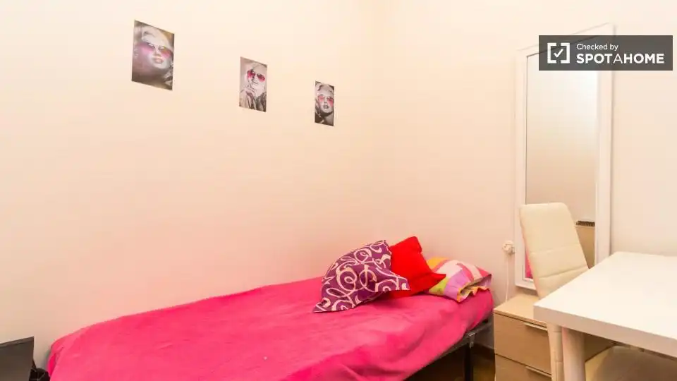 Room in Sol