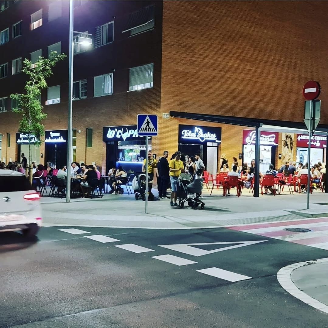 Vista exterior de Local en venta en Martorell con Aire acondicionado