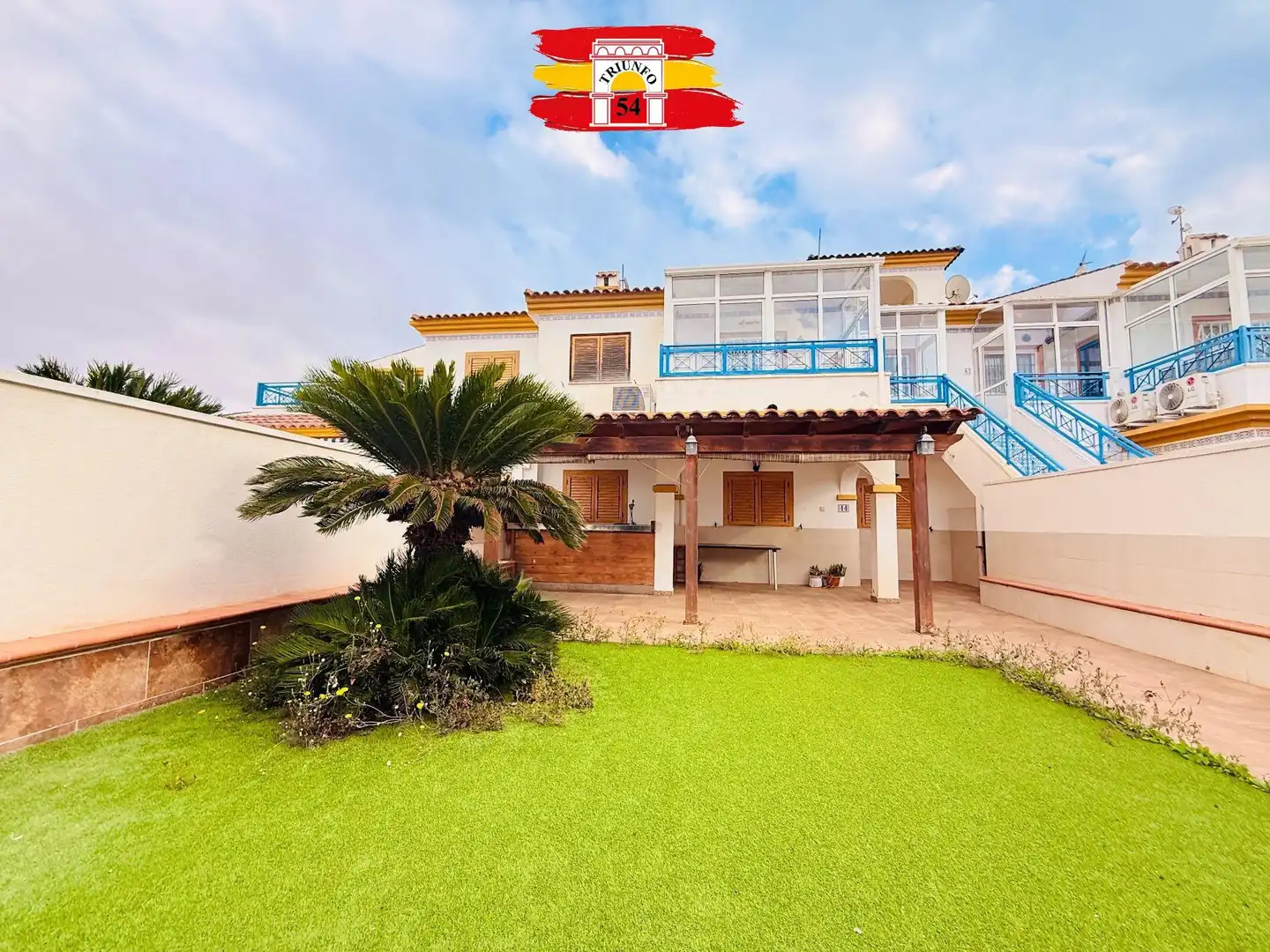 Vista exterior de Planta baja en venta en Pilar de la Horadada con Aire acondicionado, Jardín privado y Trastero