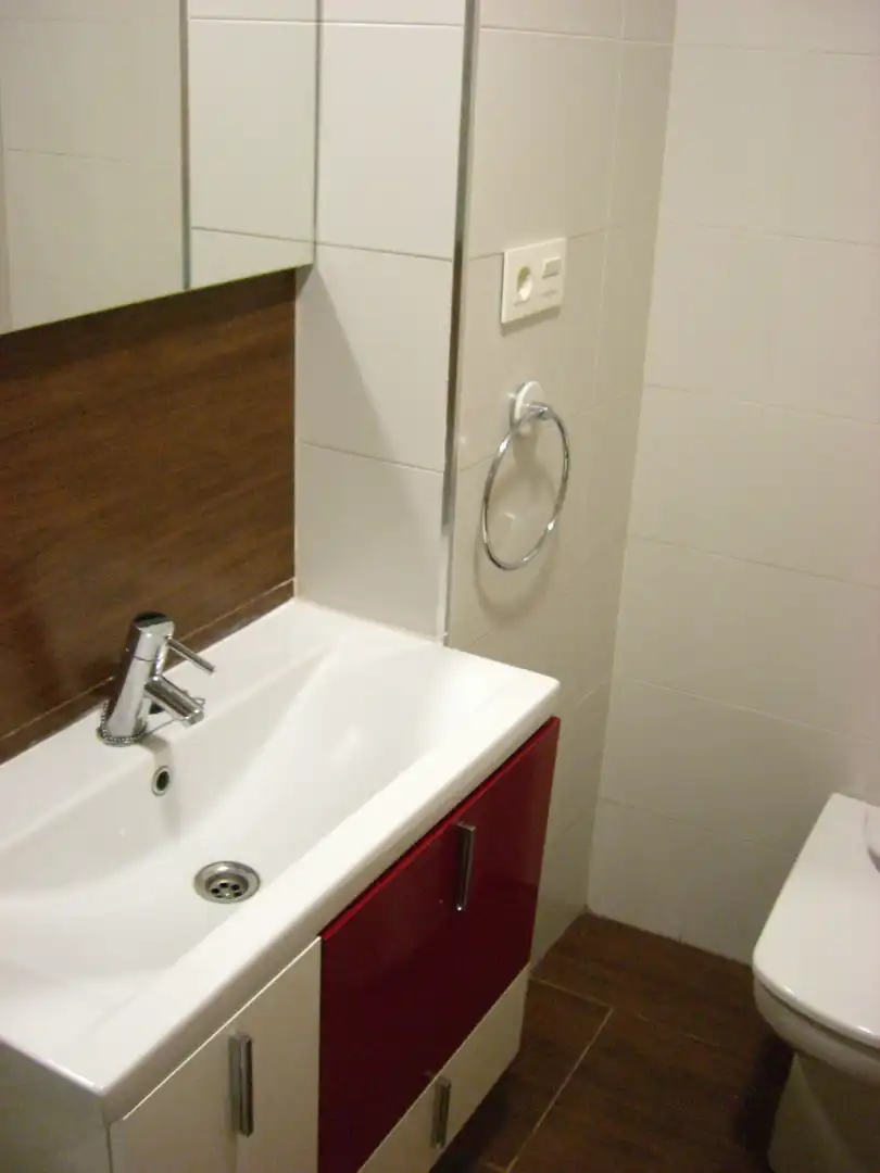 Wohnung zur Miete in Calle Fuente Nueva, Centro - Sagrario