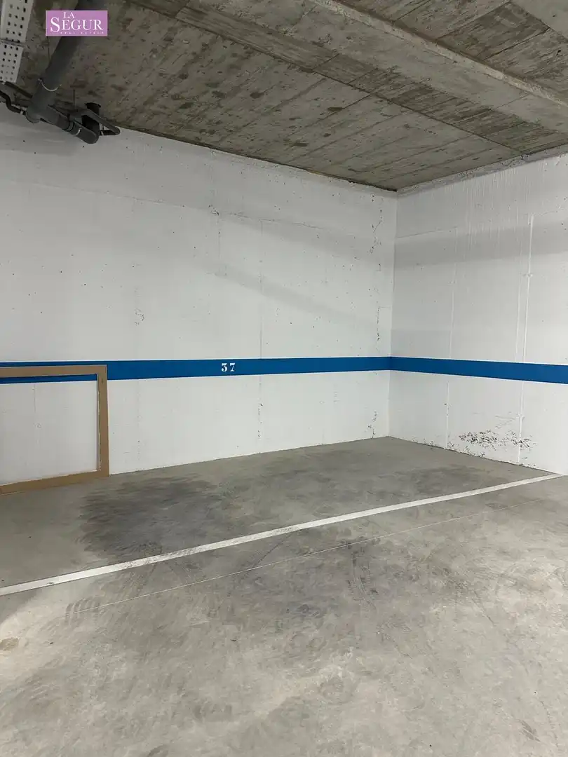 Parking of Ground floor for sale in Conil de la Frontera  with Terrace, Furnished and Community pool