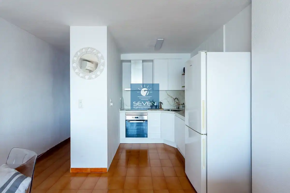 Cuina de Apartament de lloguer en Almuñécar amb Aire condicionat, Calefacció i Terrassa