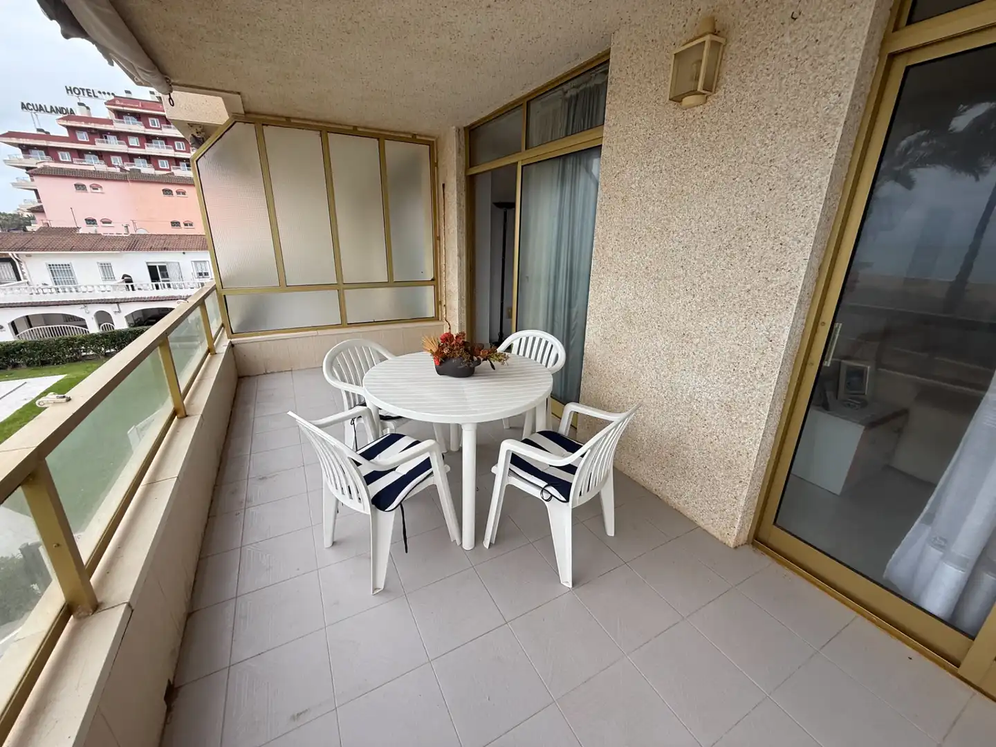 Appartement compact avec terrasse à vendre à Avinguda del Papa Luna 100, imagen 3