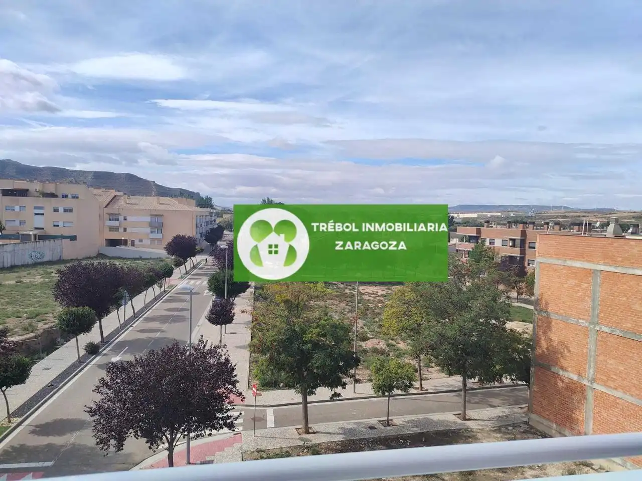Vista exterior de Piso en venta en Cadrete con Aire acondicionado, Calefacción y Terraza