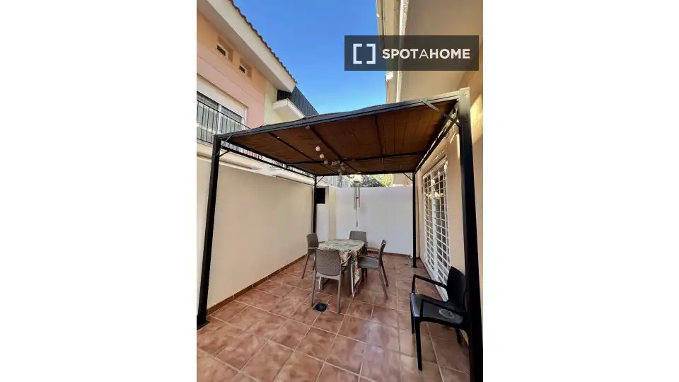 Vista exterior de Piso de alquiler en Moncada con Aire acondicionado, Calefacción y Amueblado