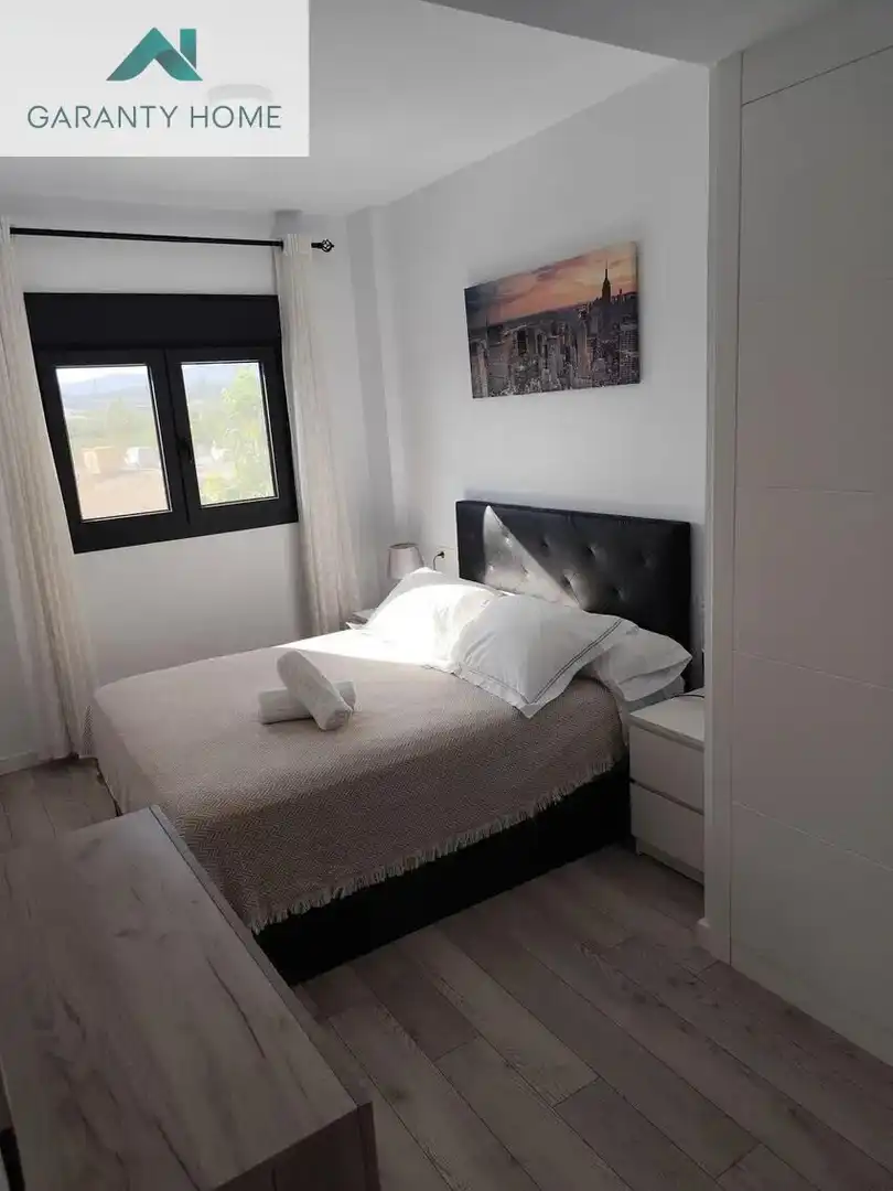 Habitación de Piso de alquiler en Vélez-Málaga con Aire acondicionado, Jardín privado y Terraza