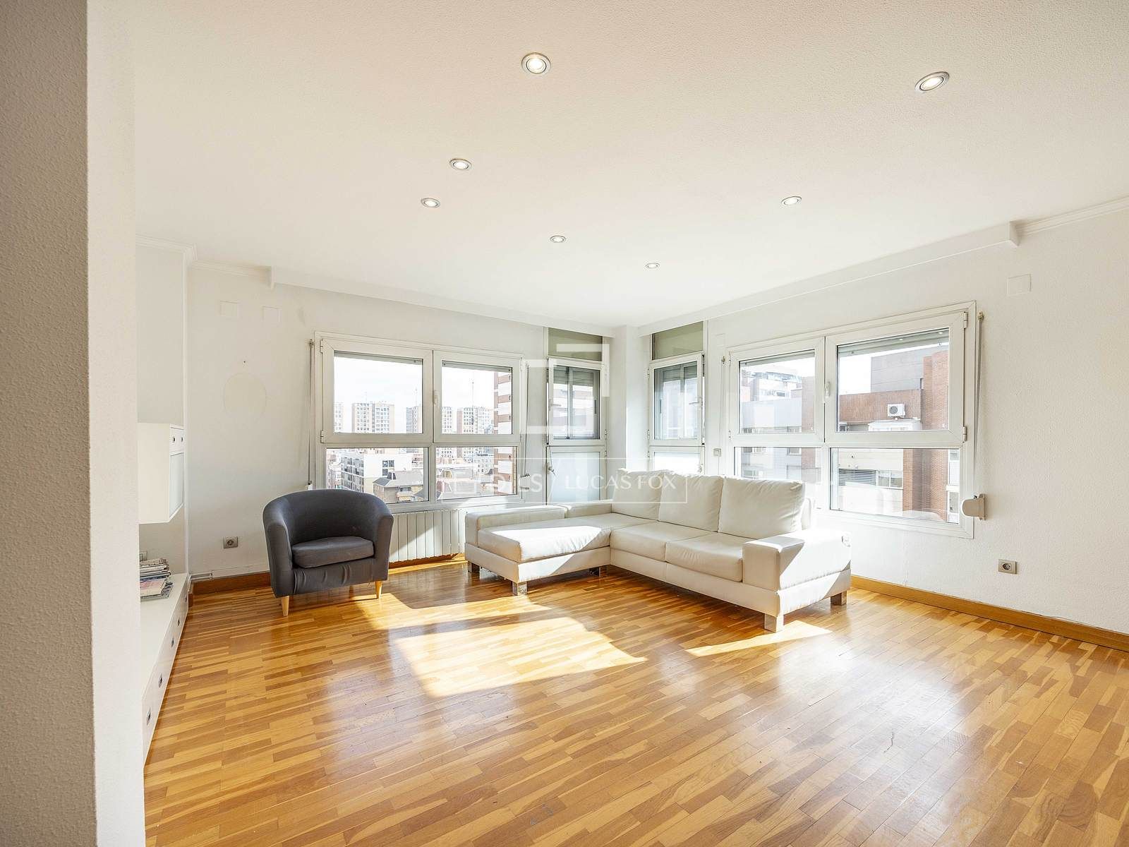 Exterior view of Flat for sale in  Valencia Capital  with Air Conditioner, Heating and Parquet flooring