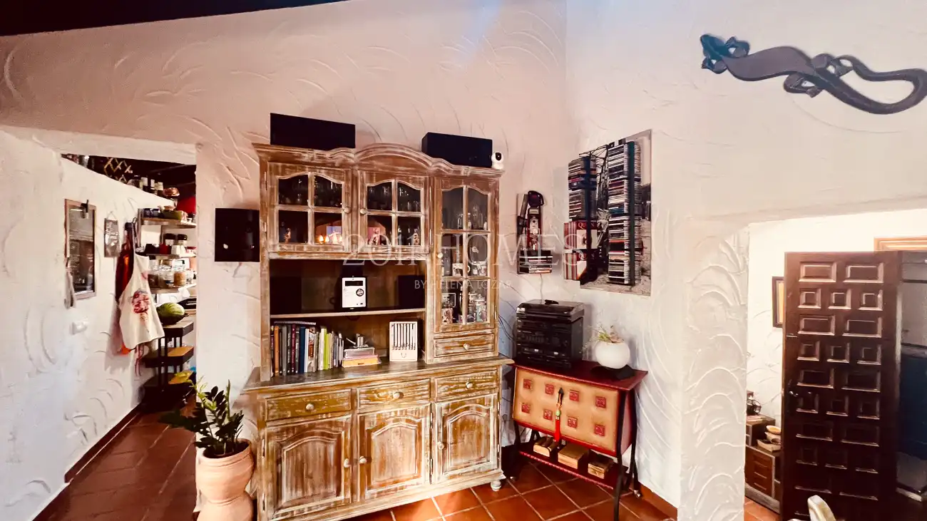 Sala d'estar de Finca rústica en venda en Almogía amb Jardí privat, Terrassa i Piscina
