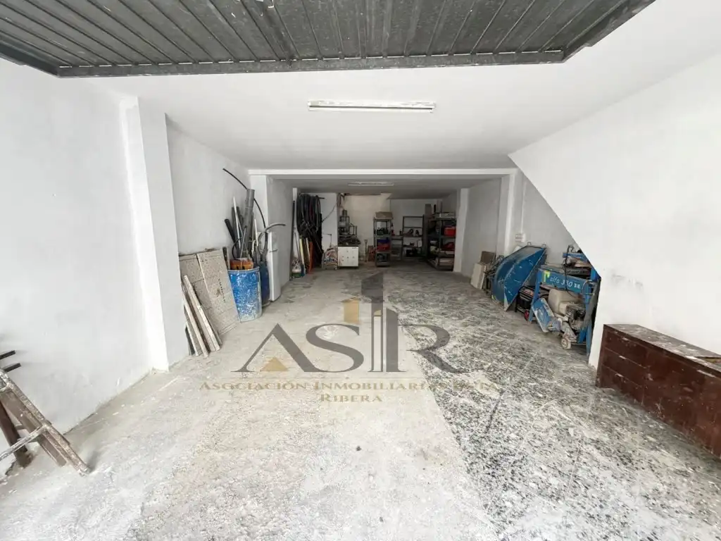 Commercial properties for sale in Casc Urbà