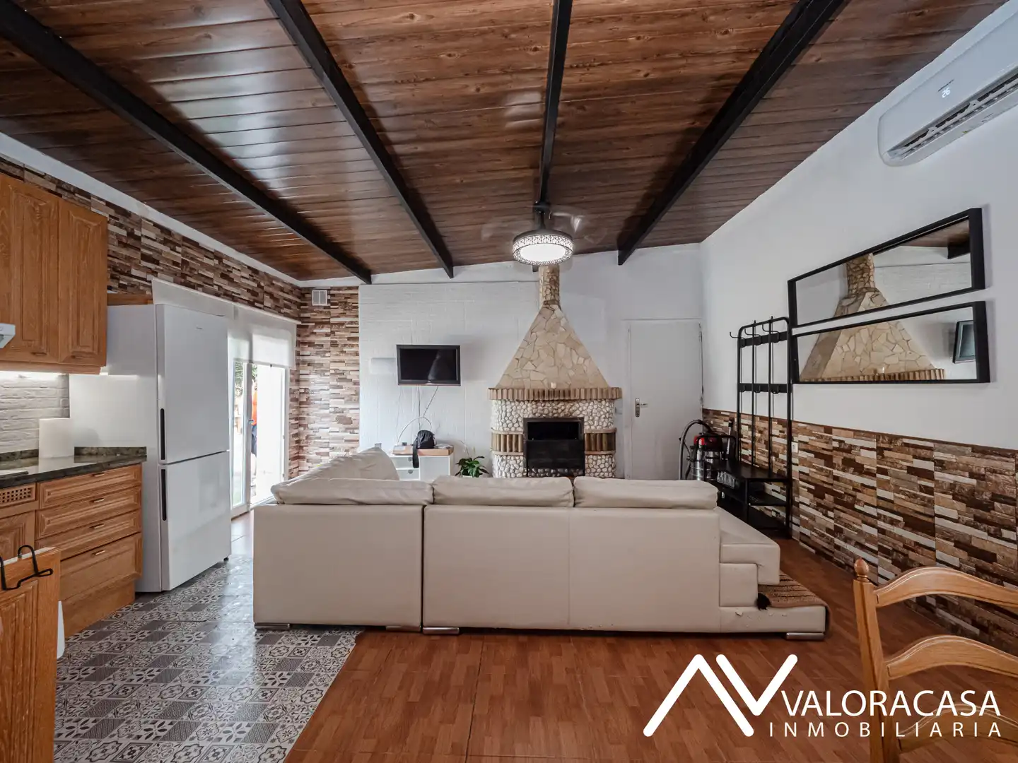 Sala d'estar de Finca rústica en venda en Pizarra amb Moblat
